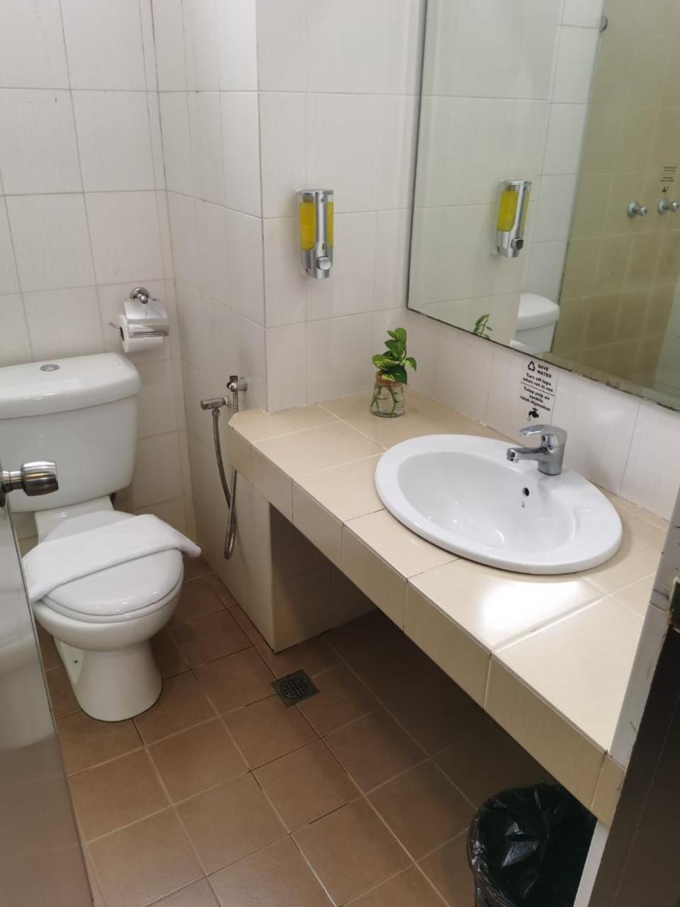 Lovita Hotel Kuantan Zewnętrze zdjęcie